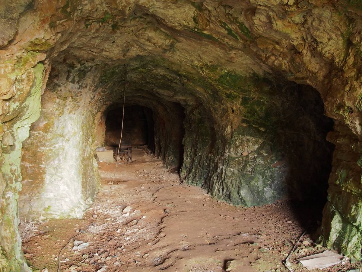 Kokkino Chorio tunnels